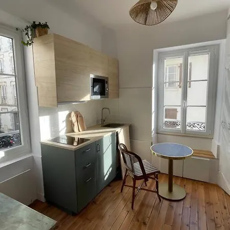 Апартаменти 2 Min Halles, 3 Min Plages, Plein Centre.