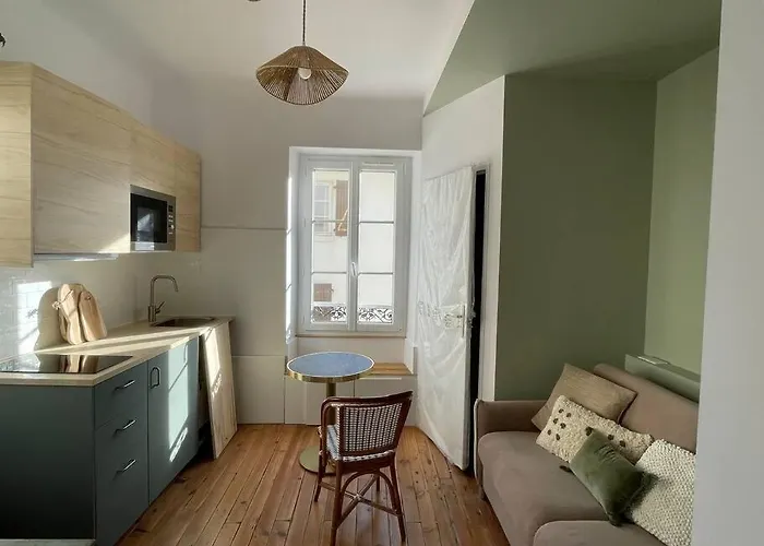 Appartement 2 Min Halles, 3 Min Plages, Plein Centre.