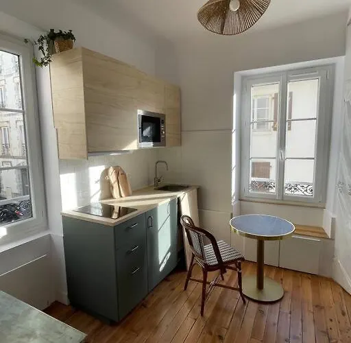 Appartement 2 Min Halles, 3 Min Plages, Plein Centre.